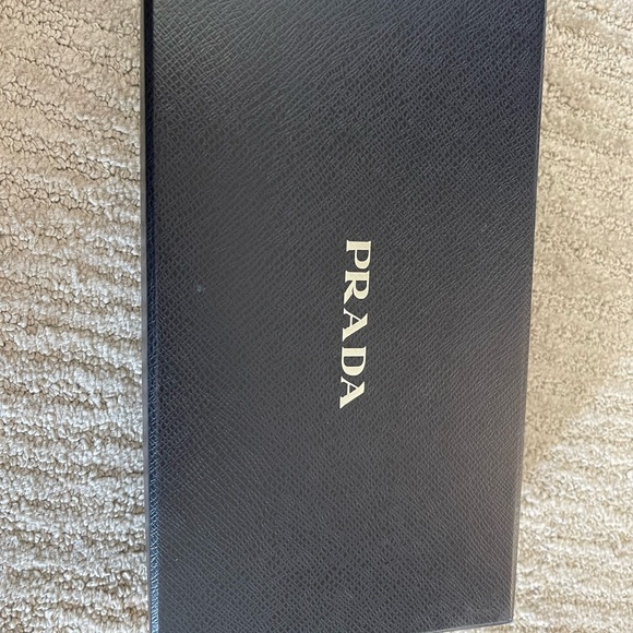 Prada Wallet also holds a passport! - Picture 10 of 14